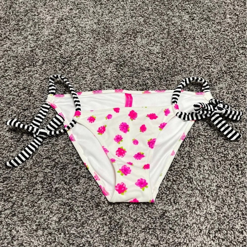 Victoria Secret bikini bottoms small